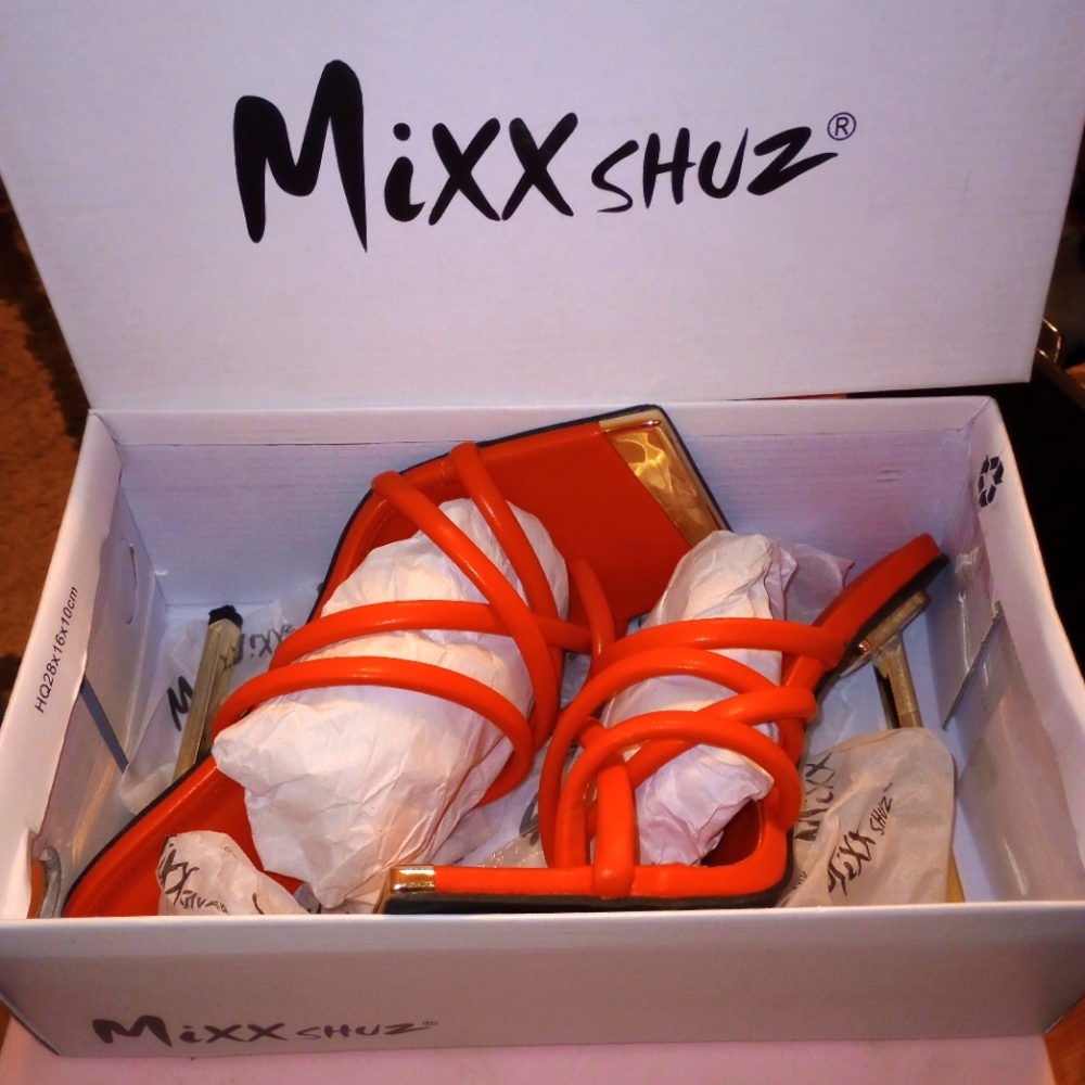 Mixx Shuz heels size 7.5
